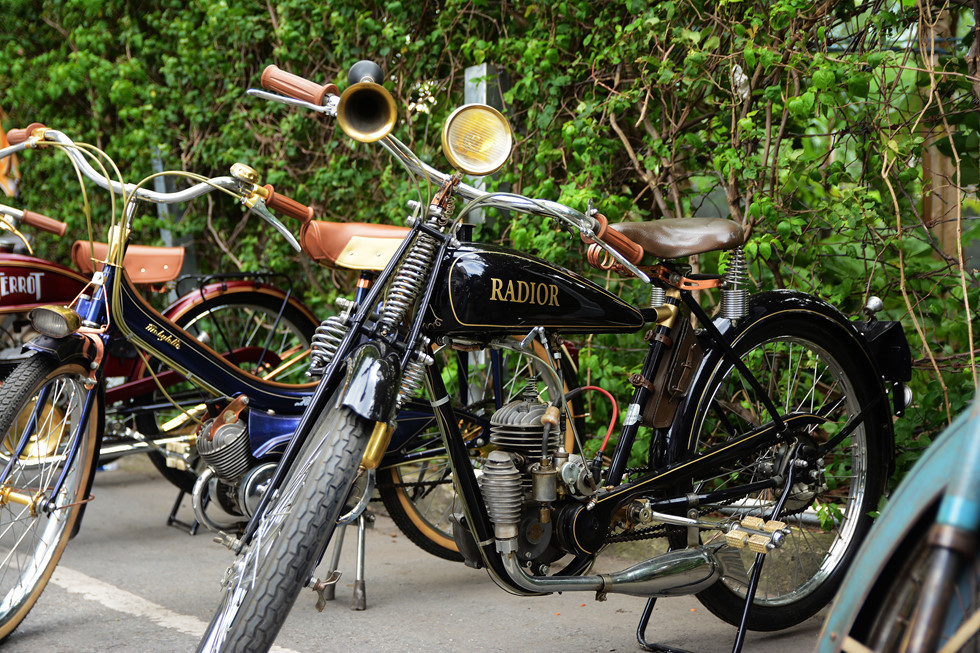 Những xe "độc" của ông Giang thường xuất hiện trong các triển lãm, lễ hội xe cổ khắp nơi. Ảnh: HOÀI NHÂN.