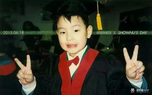 Shownu mũm mĩm từ hồi bé