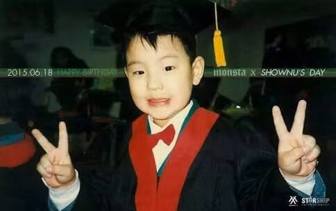 Shownu mũm mĩm từ hồi bé