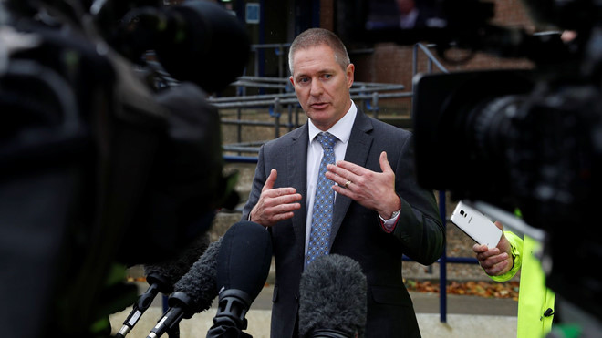 Điều tra viên Martin Pasmore, đại diện cảnh sát Essex phụ trách xác minh nhân thân nạn nhân, nói với báo chí chiều 26/10. Ảnh: Sky News.