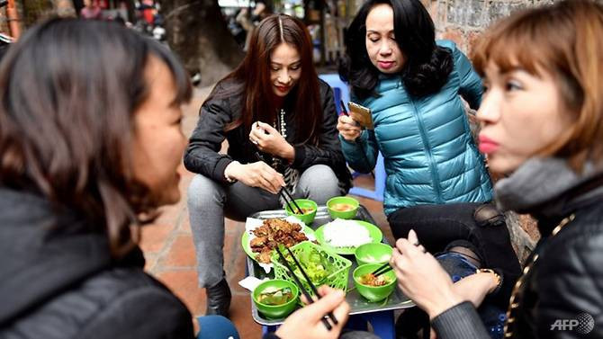 Làm từ nguyên liệu có vẻ "đáng sợ", nhưng món chả rươi lại rất thơm ngon. Làm từ nguyên liệu có vẻ "đáng sợ", nhưng món chả rươi lại rất thơm ngon.