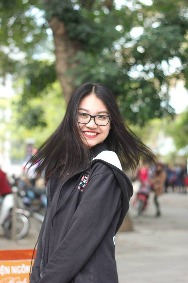 Nụ cười thương hiệu của cô nàng Lại Hiền Lương