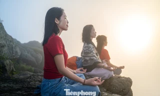 Trải nghiệm ngồi thiền ngắm bình minh trên đỉnh thiêng Yên Tử