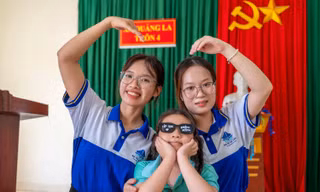 Hai sinh viên sư phạm ở Quảng Ninh mở lớp dạy học miễn phí cho học sinh vùng cao