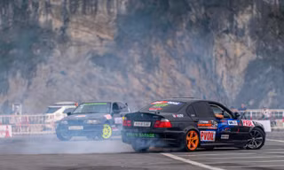 Mãn nhãn những màn drift ô tô điêu luyện tại Hạ Long