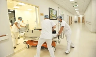 Ăn cỗ cưới, hàng chục người ở Quảng Ninh phải nhập viện