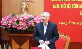 Phó Thủ tướng Thường trực Nguyễn Hòa Bình kiểm tra công tác bầu cử tại tỉnh Lạng Sơn