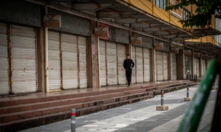 Sốt ruột chợ cửa khẩu Móng Cái áp Tết vắng như... chùa bà đanh