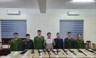 Kiểm tra kho hàng ở Lạng Sơn thu giữ 319 khẩu súng quân dụng