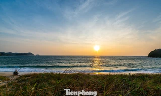 Độc lạ hòn đảo ngắm hoàng hôn, bình minh ở Quảng Ninh