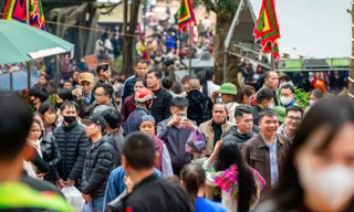 Hàng vạn người trẩy hội chùa Bắc Nga