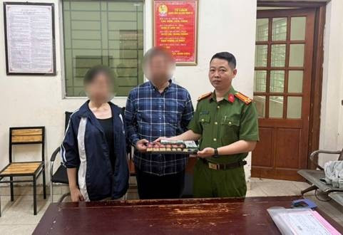 Cơ quan công an tìm thấy chị N và số tài sản của gia đình. lua-dao.jpg