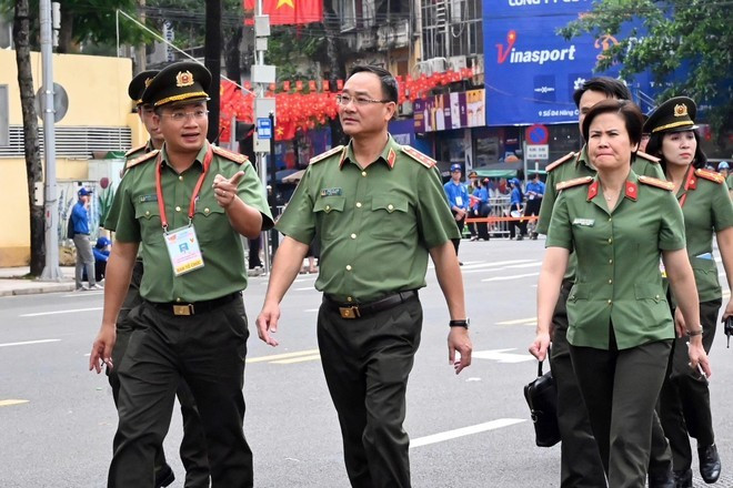 Thượng tướng Phạm Thế Tùng - Thứ trưởng Bộ Công an, Trưởng Tiểu ban An ninh trật tự Lễ kỷ niệm sự kiện A80 kiểm tra thực địa khu vực xung quanh Ba Đình. thu-truong-tung.jpg