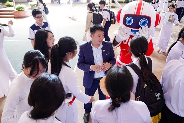 ປະຈຸບັນທາງໂຮງຮຽນກຳລັງເປີດຮັບສະໝັກທຶນການສຶກສາຈົນຮອດວັນທີ 31 ທັນວານີ້. a3.jpg