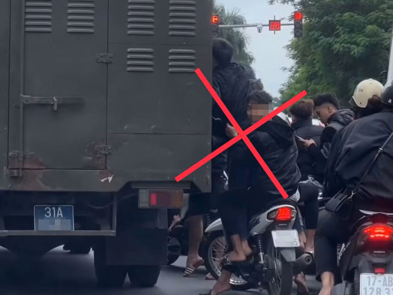 thanh-nien-1.jpg