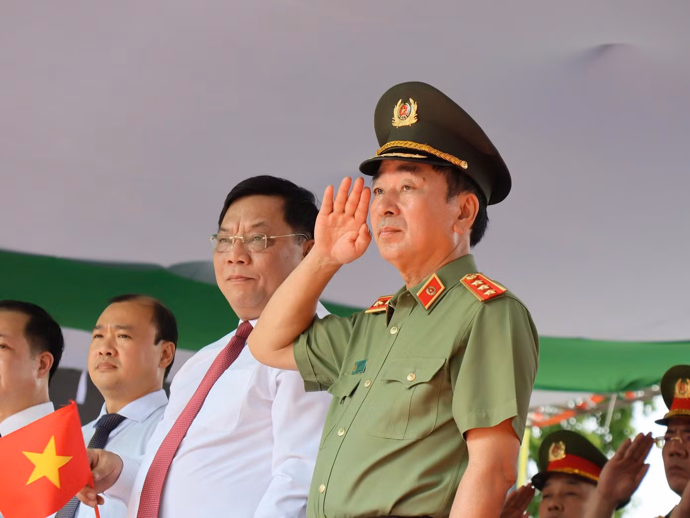 thu-truong-to.jpg