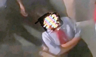 Xác minh vụ nữ sinh lớp 8 bị bạn đánh, bắt quỳ trong sân trường tại Huế