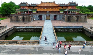 Bảo trì ngôi lầu đặc biệt mang tính biểu tượng ở Ngọ Môn - Đại Nội Huế