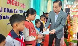 Bí thư Trung ương Đảng, Bộ trưởng Bộ Ngoại giao Lê Hoài Trung dự Ngày hội Đại đoàn kết tại Huế