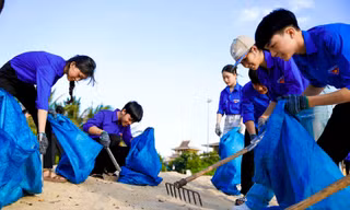 Bạn trẻ Đà Nẵng, Cần Thơ ra quân vệ sinh môi trường 
