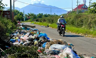 Tuyến đường ‘điểm đen’ rác thải giữa lòng Đà Nẵng