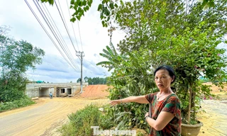 Đà Nẵng: Khổ vì thi công cao tốc khiến nước, bùn đất tràn vào nhà