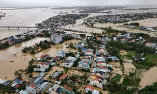 Nước lũ nhấn chìm hơn 66.800 nhà dân ở Đà Nẵng, mưa lớn chưa có dấu hiệu giảm