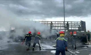 Xe tải bốc cháy trên cao tốc Đà Nẵng – Quảng Ngãi