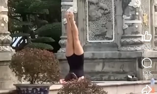 Vụ cô gái tập Yoga phản cảm trên chùa Linh Ứng, nhà chùa nói gì?