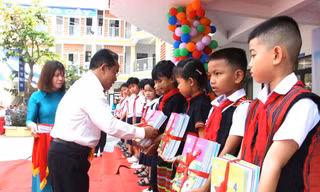 Xã đầu tiên trên cả nước cung cấp sách giáo khoa miễn phí