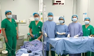 Nhiều trẻ nhỏ hóc hạt bí, hạt mắc ca nhập viện