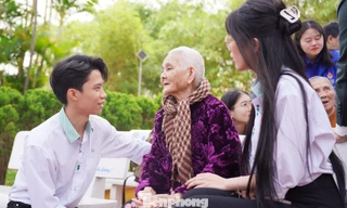  Lễ tưởng niệm 38 năm Gạc Ma: Mắt mẹ cạn khô vì nỗi đau mất con chưa một phút nguôi