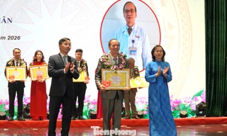  'Tỏa sáng Blouse trắng' tôn vinh y, bác sĩ tiêu biểu của Đà Nẵng