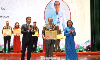  'Tỏa sáng Blouse trắng' tôn vinh y, bác sĩ tiêu biểu của Đà Nẵng