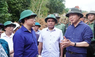 Phó Thủ tướng Trần Hồng Hà yêu cầu ‘làm ngày, làm đêm’ khắc phục sạt lở