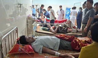 3 ngư dân sống sót kỳ diệu sau 48 giờ lênh đênh giữa bão biển: Lời kể nghẹn ngào của người cha