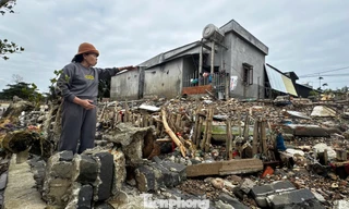 Triều cường khoét sâu bờ biển, nhiều hộ dân sống trong nỗi bất an