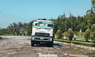 Đường huyết mạch Khu kinh tế Dung Quất xuống cấp ngoài tưởng tượng