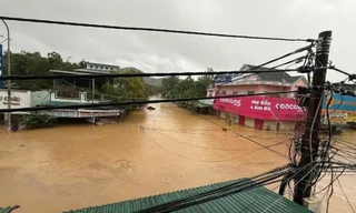 Lũ các sông ở Quảng Ngãi đang lên nhanh, nhiều nơi bằng đỉnh lũ lịch sử năm 1999