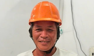 Anh Lê Thanh Hùng - Thuyền phó tàu An Vĩnh Express người đã trực tiếp chỉ huy tàu tìm kiếm, cứu được anh Lê Văn Sanh trôi trên biển sau 2 ngày.