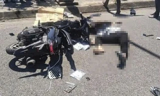 Tông trụ đèn, 2 thanh niên tử vong