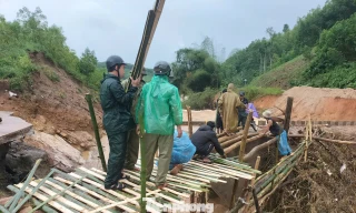 Cận cảnh cầu Nước Bao bị lũ cuốn sập, gần 300 hộ dân bị cô lập