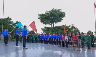 Thiêng liêng 'Tôi yêu Tổ quốc tôi' bên cột mốc ngã ba biên giới Bờ Y