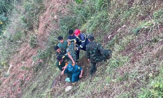 Ô tô tải mất lái lao xuống vực sâu 200m, một người chết tại chỗ