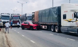 Ô tô va chạm liên hoàn trên Quốc lộ 1A qua Quảng Ngãi