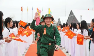 Gần 4.000 thanh niên Quảng Ngãi hăng hái lên đường nhập ngũ