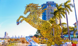 Cận cảnh linh vật ngựa cõng 94 phường, xã trên lưng