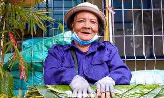 Chợ lá dong Đà Nẵng mỗi năm họp một lần nhộn nhịp những ngày cận Tết