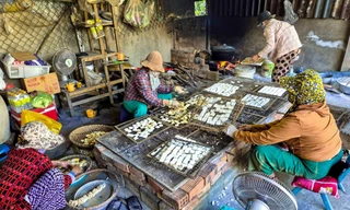 Nhộn nhịp làng bánh 'bảy lửa' nổi tiếng Đà Nẵng