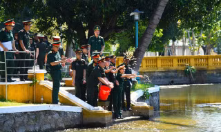 Giao lưu sĩ quan trẻ quân đội ba nước Việt Nam - Lào - Campuchia